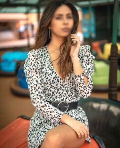 Housewife Escorts in Aerocity